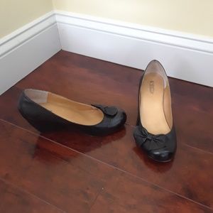 Cute bow detail leather wedges - all items $7
